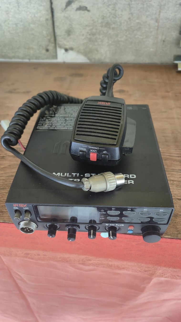 Technique de radiocom: Intek M-490 PLUS CB Transceiver gebraucht – D'occasion à dagmersellen par nuno024 2