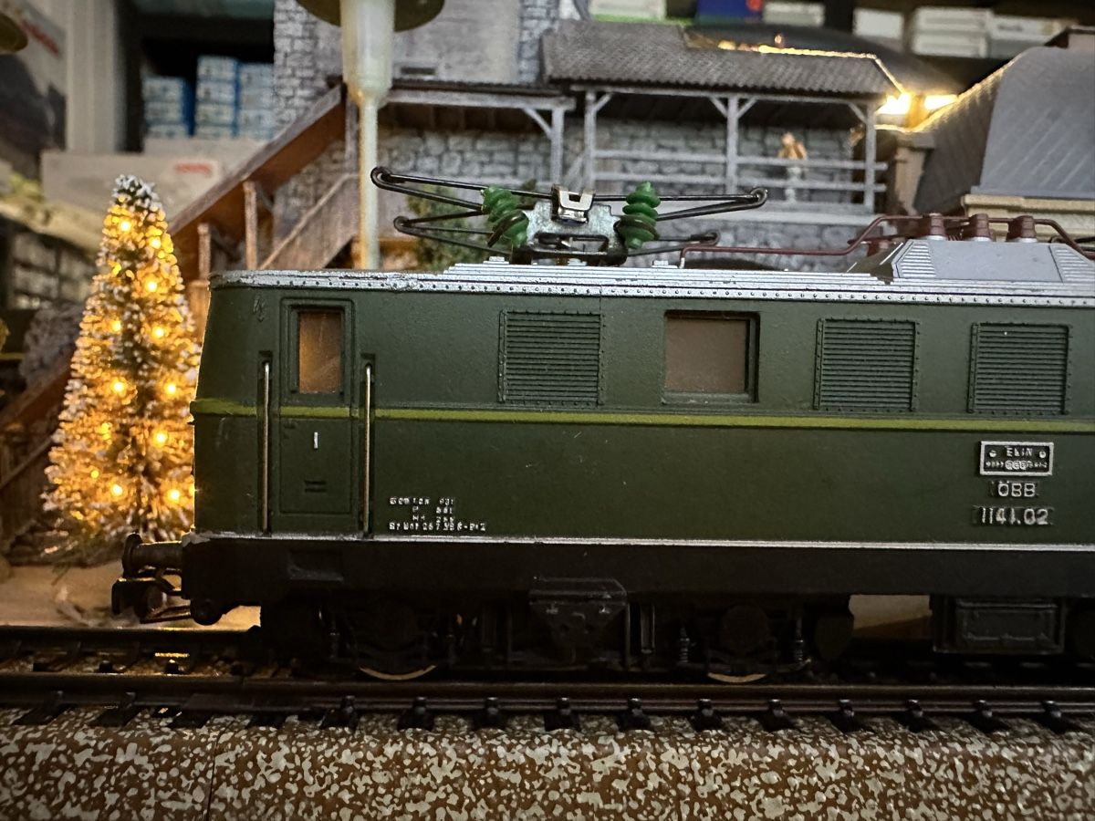 Märklin Modellini di ferrovie: Märklin 3036 ÖBB BR 1141 – Usato da Lupsingen venduto da New-Haven 1