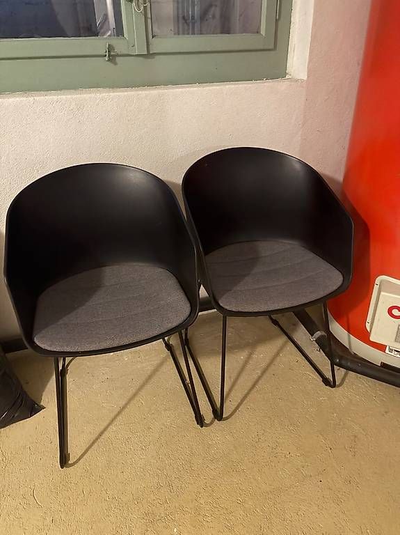 Sedie: 2 x Stuhl schwarz – Usato da Aarau venduto da Sir_Benne