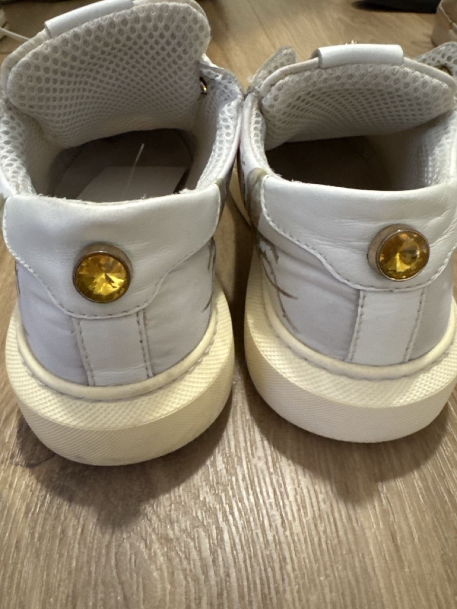 Scarpe da donna: Weisse stylische Designer Schuhe, Grösse 36 – Usato da Zürich venduto da Sellfmadeexstock 1