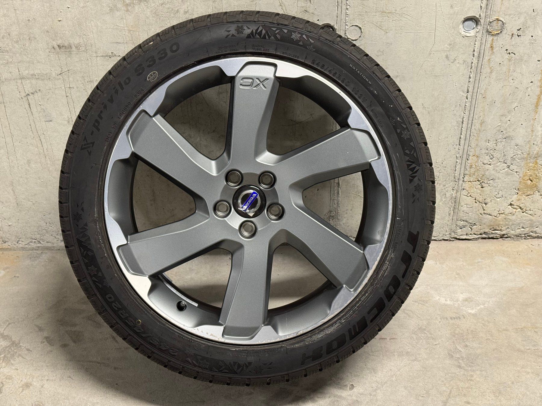 Volvo Pneus & Kompletträder: Volvo Aluräder 20" zu XC60 – Gebraucht aus Amsoldingen von 242GT 2