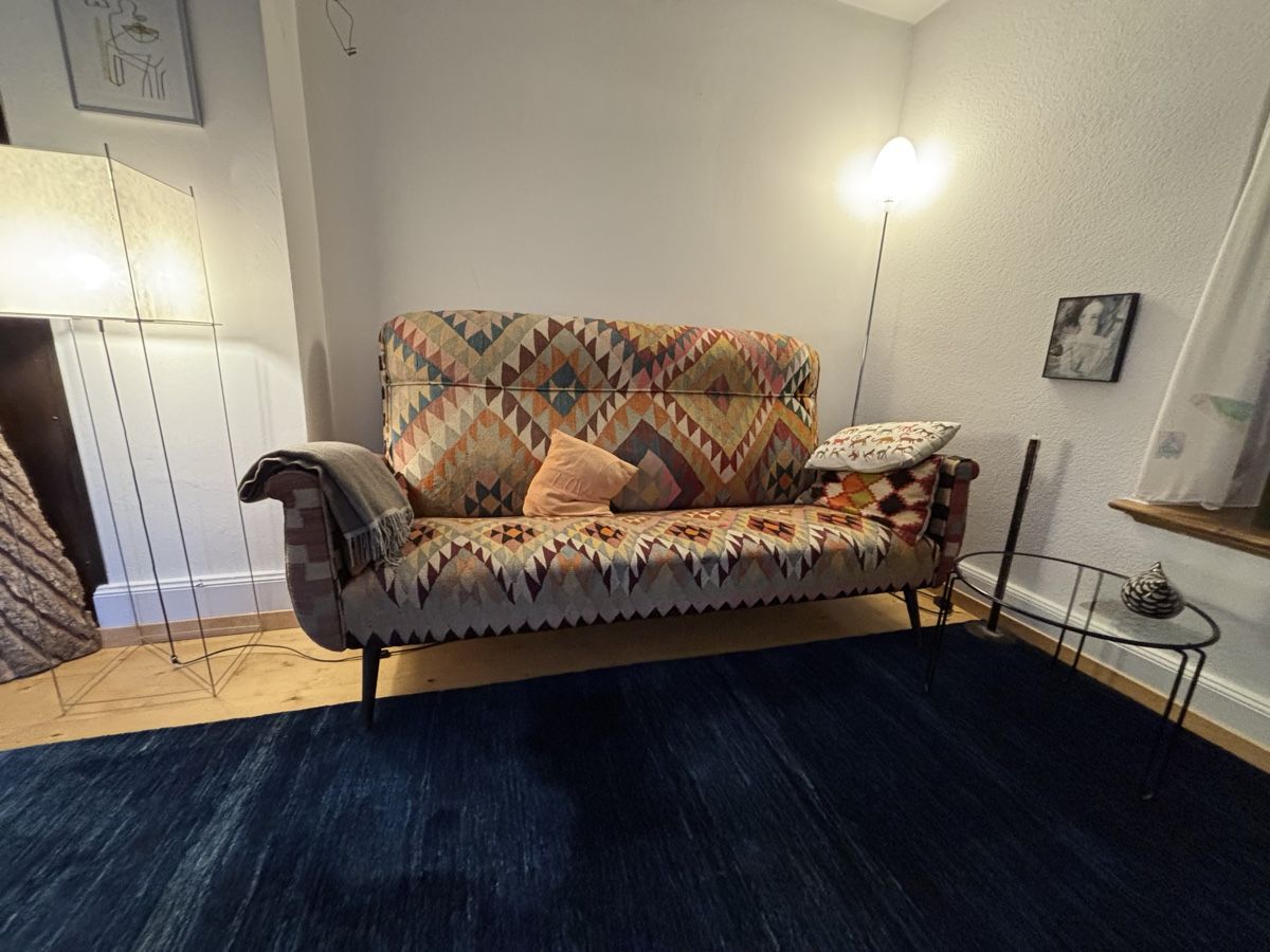 Divani: Zweisitzer Sofa Kelimbezug farbig guter Zustand – Usato da Sarnen venduto da chr_gy79 2