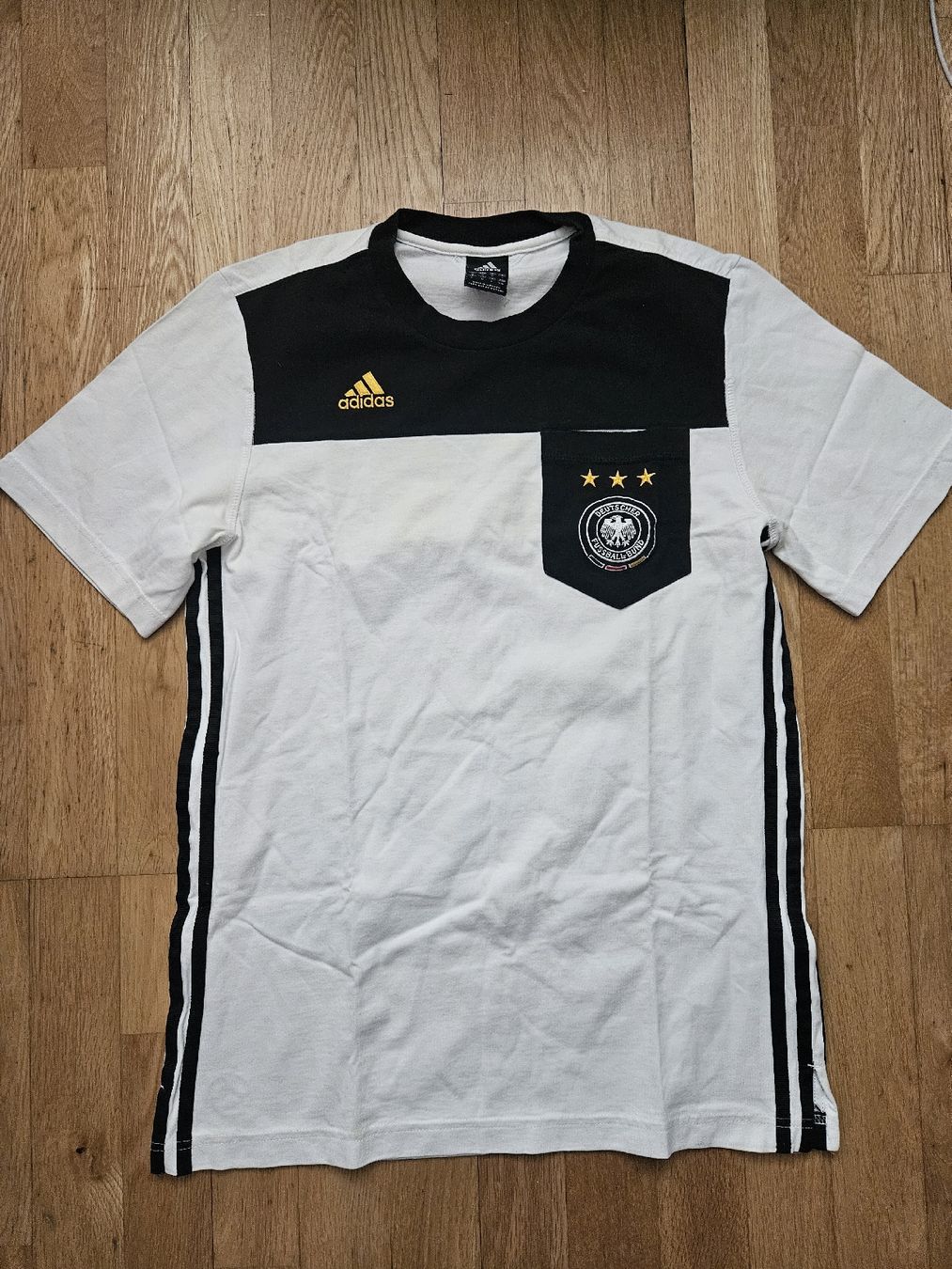 DFB Canottiere & Pantaloni: Adidas Deutschland Trikot Gr.M – Usato da Emmenbrücke venduto da TopGato