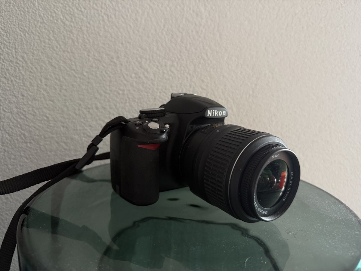 Nikon Kamera: Nikon D3100 Kamera DSLR – Gebraucht aus Suhr von FlakaM.