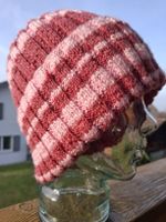 Handgestrickte Beanie rosa-bordeaux – Wollmix, super warm 🎄