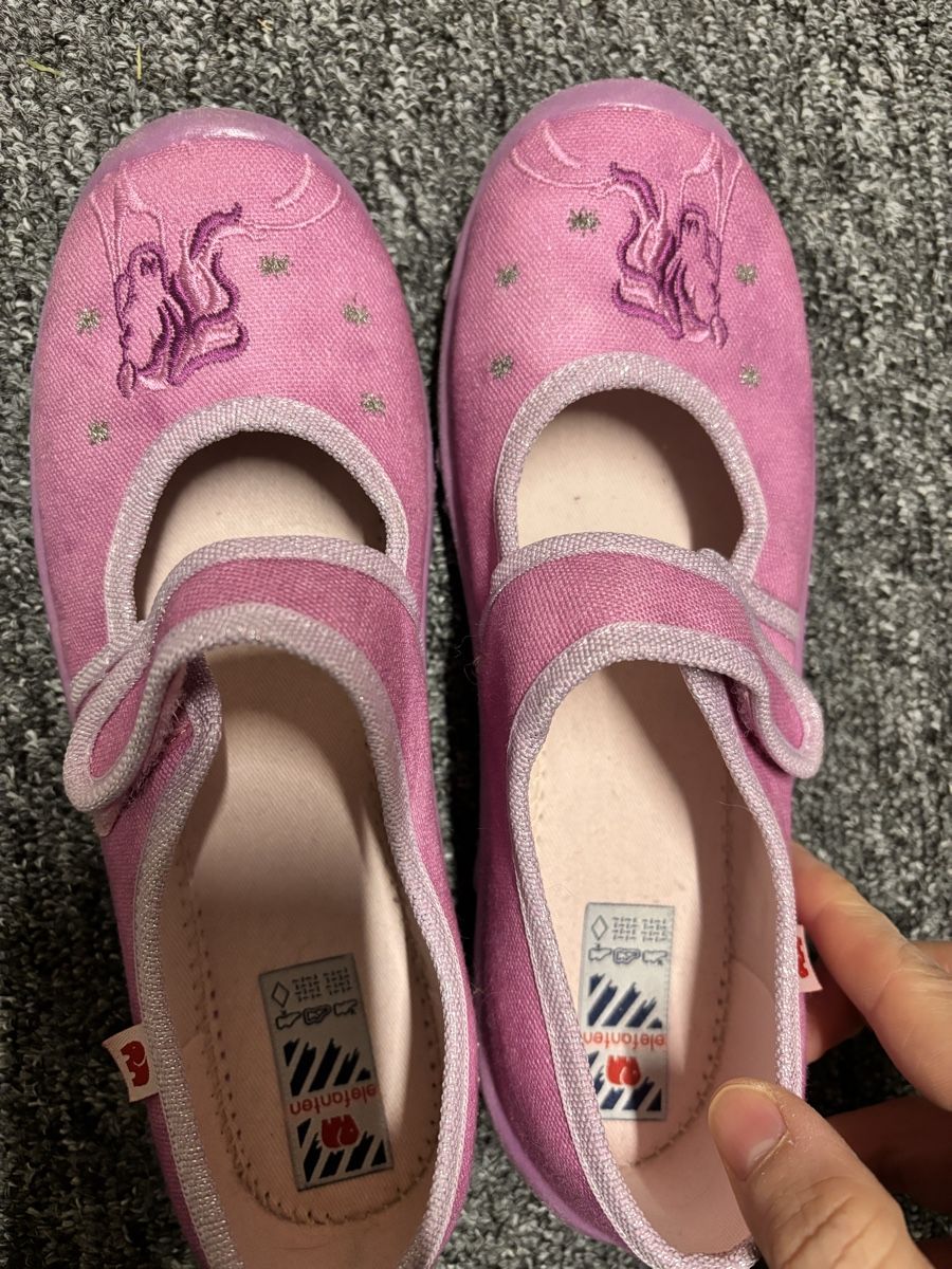 Elefanten Scarpe per ragazze: Elefanten Hausschuhe Gr. 33 – Usato da St. Gallen venduto da heartbug 2
