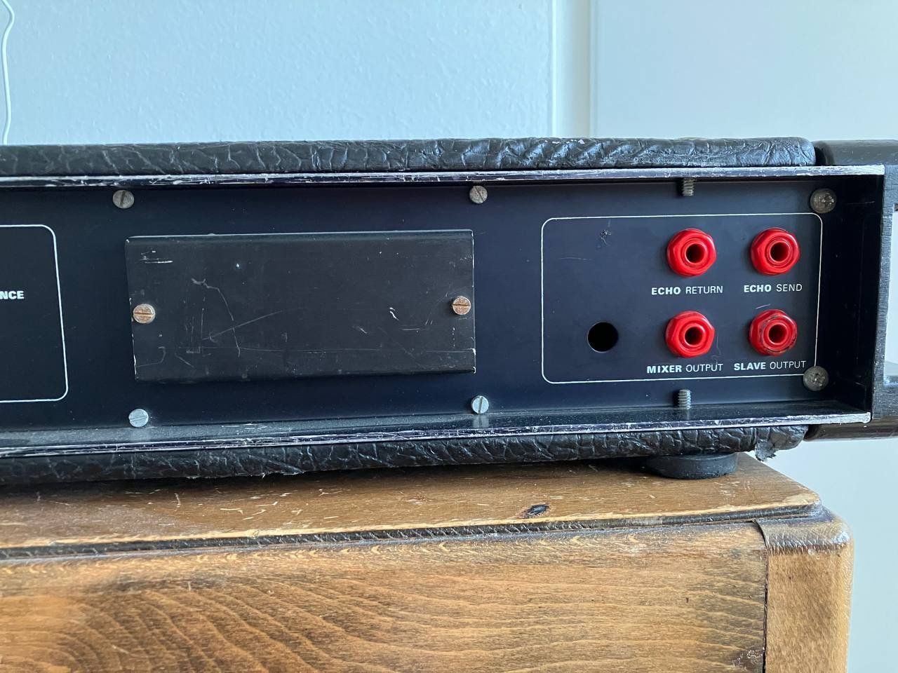 Amplificatori: HH Electronic V-S Bassamp 100 – Usato da Biel / Bienne venduto da Aprad 4