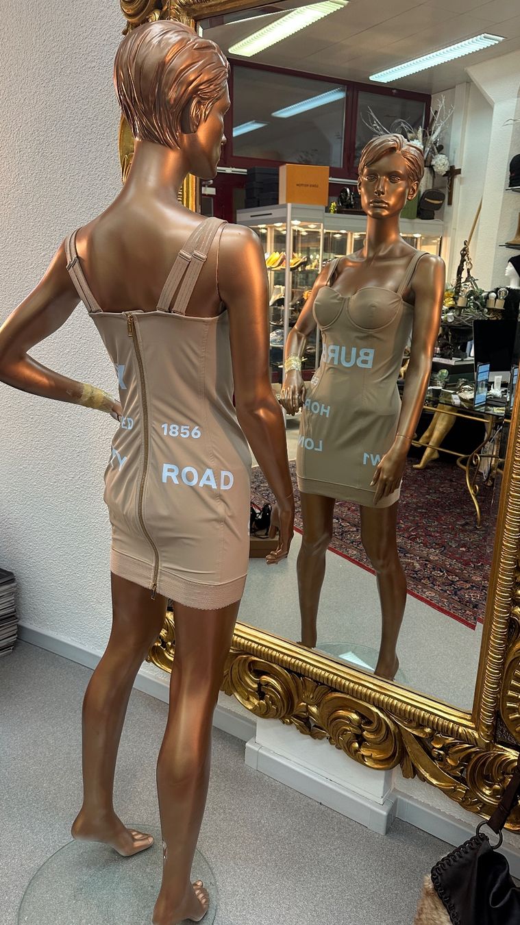 Vestiti: Burberry Kleid NP 1000.- – Nuovo e nell'imballaggio originale da Lachen SZ venduto da HelvetiaLuxury 1