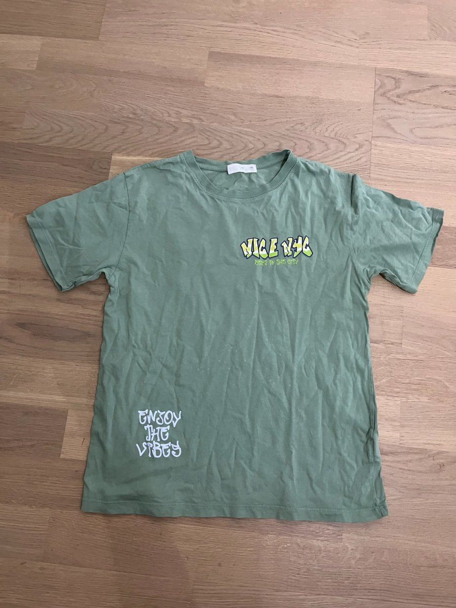 Camicie, T-shirt & Polo: T-Shirt Gr. 140; volle Farbe – Usato da Oberrieden venduto da mcl_g5vk 2