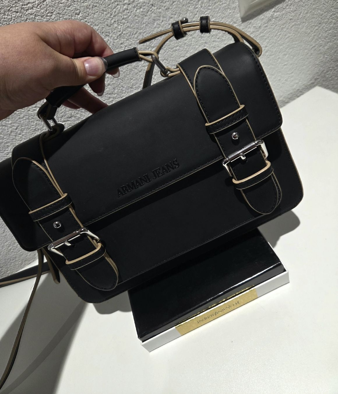 Armani Sacs femmes: Armani Jeans – D'occasion à Naters par sil_cfh5
