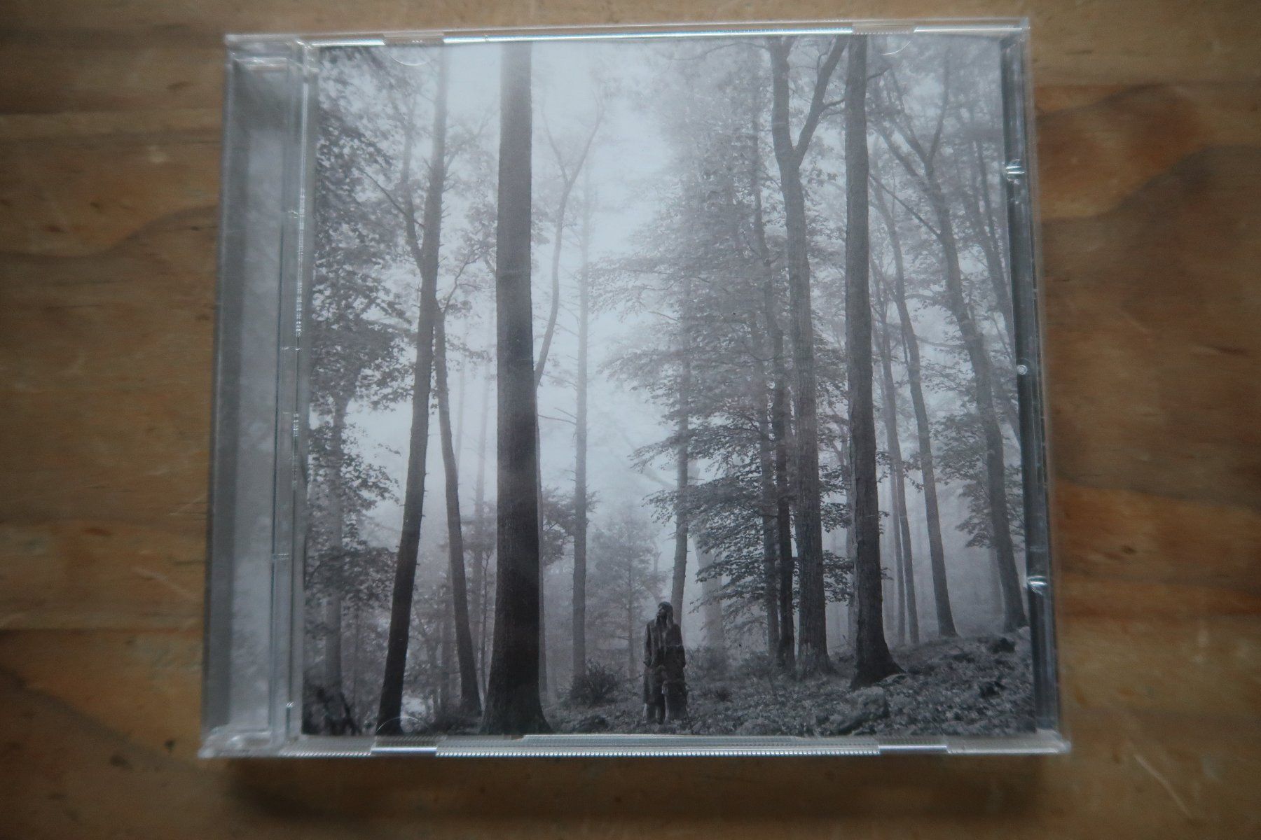 CD: TAYLOR SWIFT - FOLKLORE - Deluxe Edition, "In The Trees" -CD – Usato da Basel venduto da Patiscat