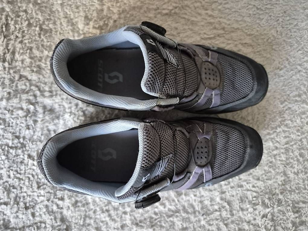 Scarpe da donna: Chaussures VTT 40 – Usato da Fey venduto da vsuso 1