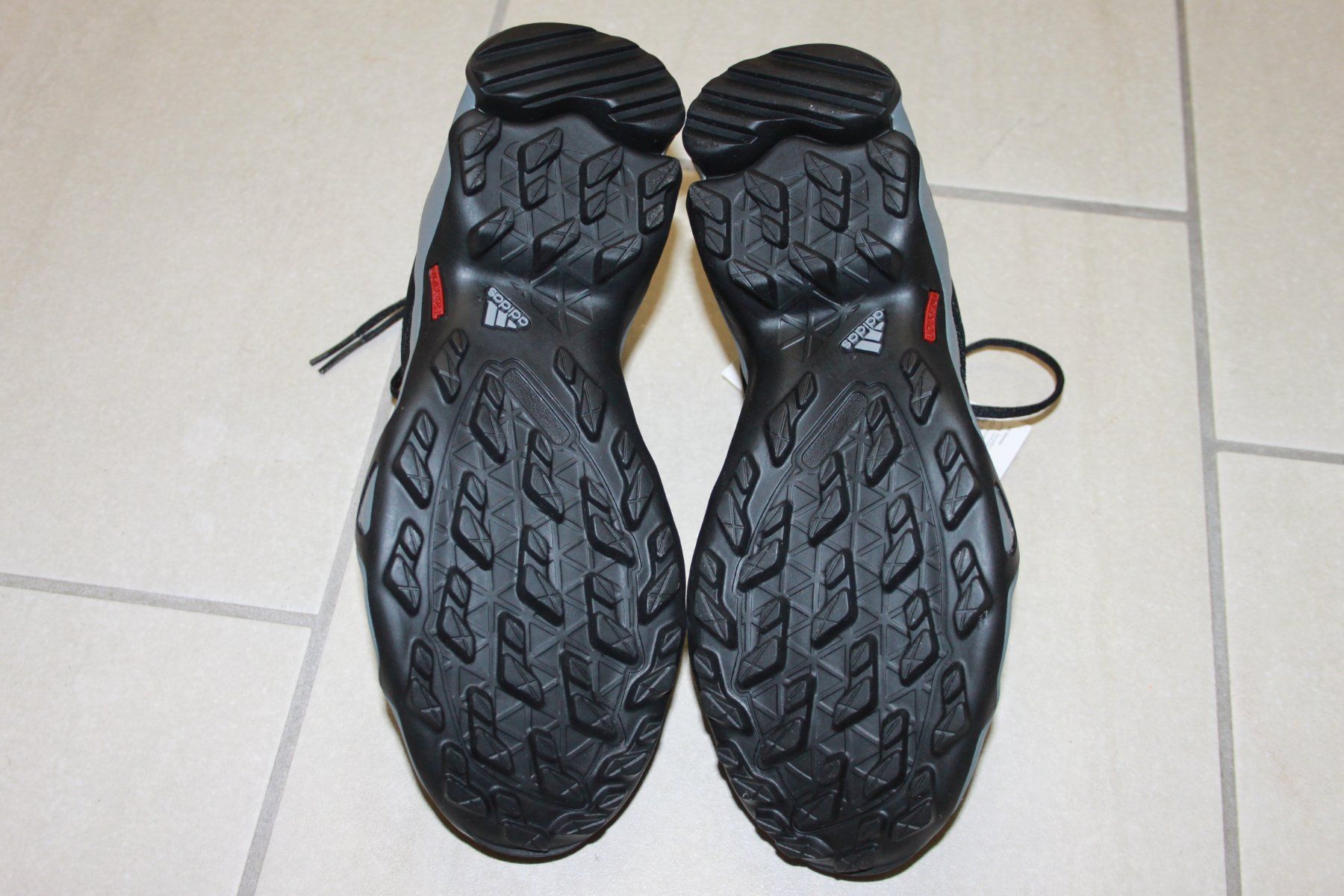 Adidas Scarpe da donna: Turnschuhe Adidas Terrex Gr. 36 2/3 – Nuovo e nell'imballaggio originale da Binningen venduto da Kellox 3