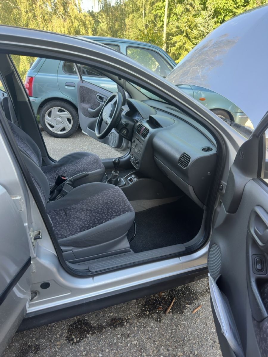 Opel Automobili: Opel Corsa C 1.2 – Usato da Madiswil venduto da jul_65nm 5