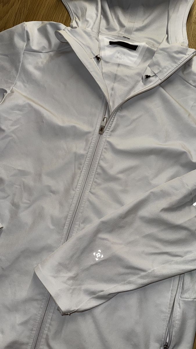 Lululemon Jacken: Lululemon Jacket Packable Vapor Swift Hooded, size M – Gebraucht aus Andermatt von stark19 4