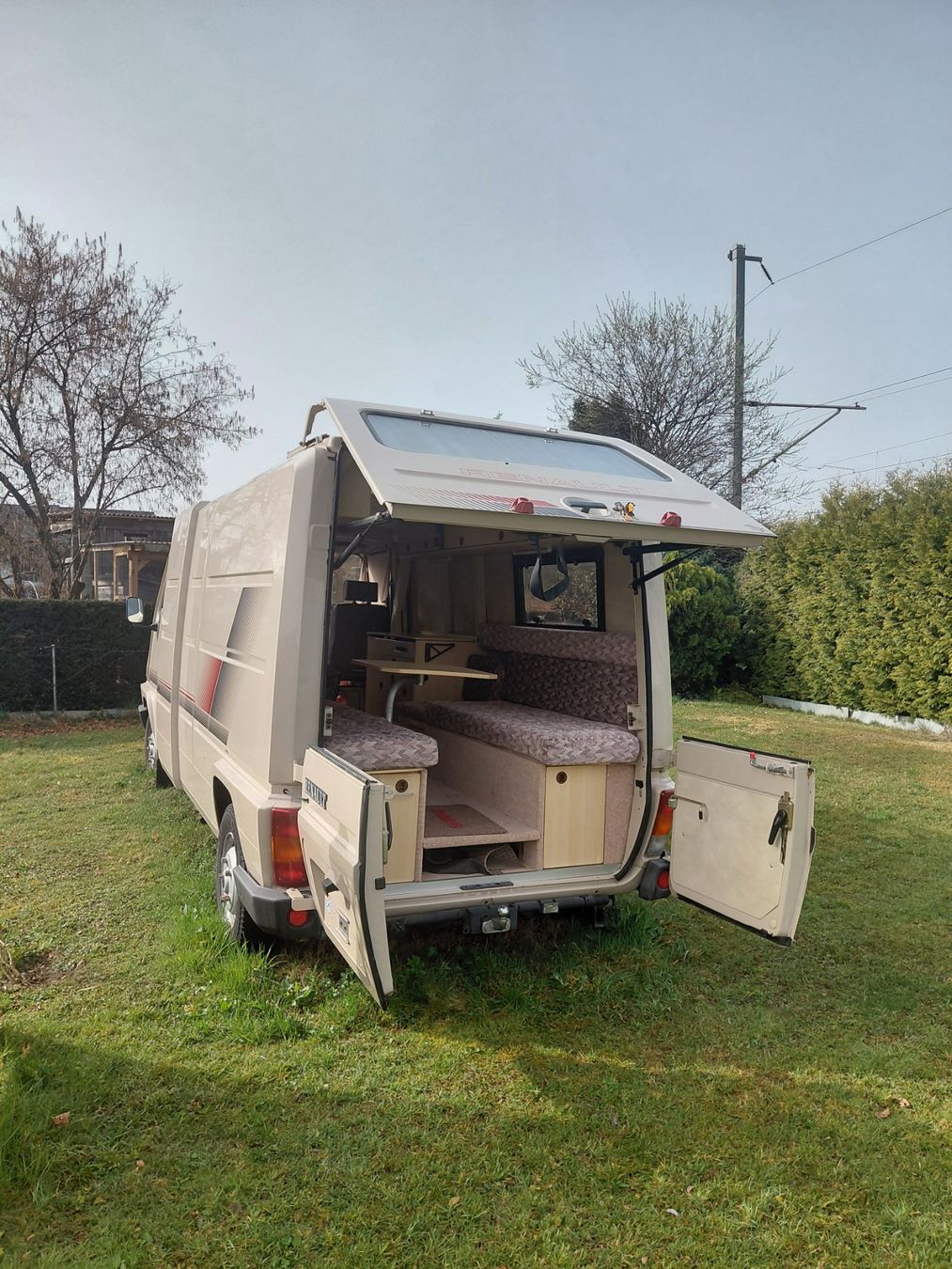 Renault Veicoli da campeggio: Wohnmobil Renault Master T35 – Usato da Melchnau venduto da LUPUS-Offroad 4