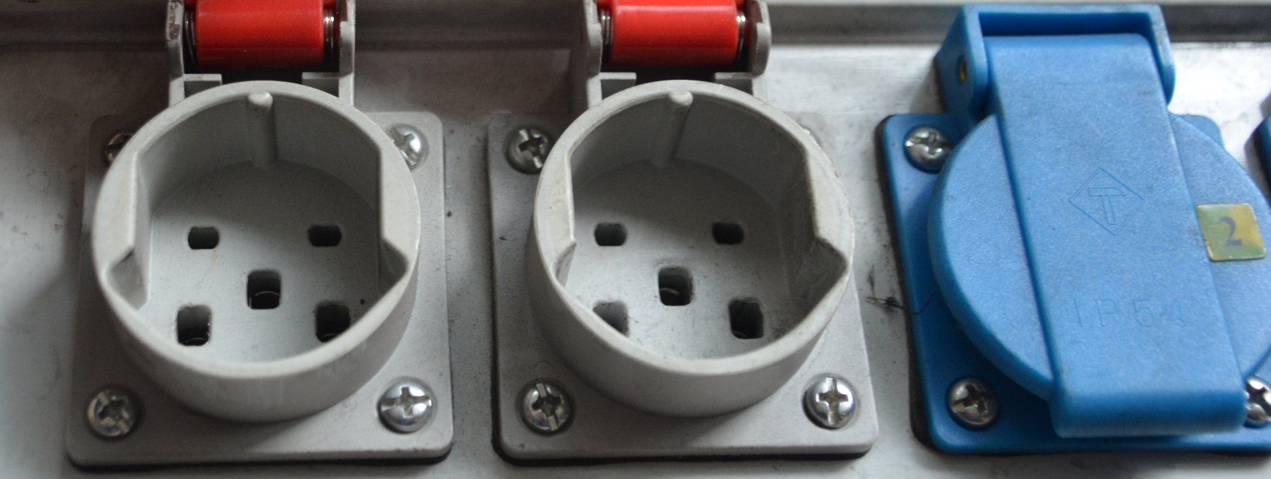 Elettrotecnica: HTCN Stromverteiler / Distributeur d'électricité – Usato da Collonges venduto da arashee 5