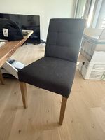 4 Esszimmerstühle  dunkelgrau mit Holzbeinen