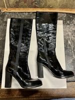 Bottes PRADA vernis noir taille 36.