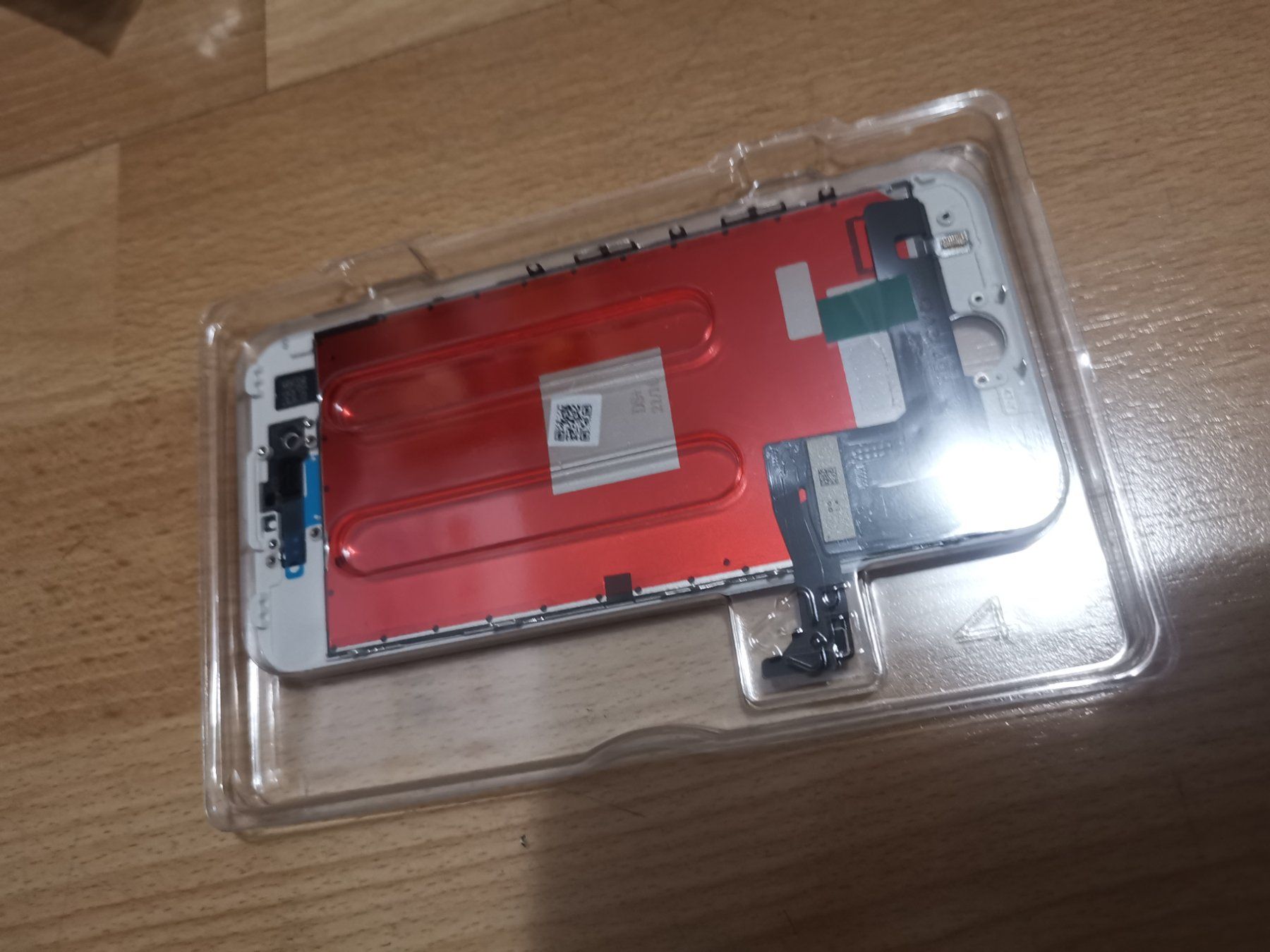Apple Telefoni cellulari / Smartphones: Iphone 7 LCD Display neu – Nuovo (secondo la descrizione) da Nottwil venduto da Verkaufen001 1