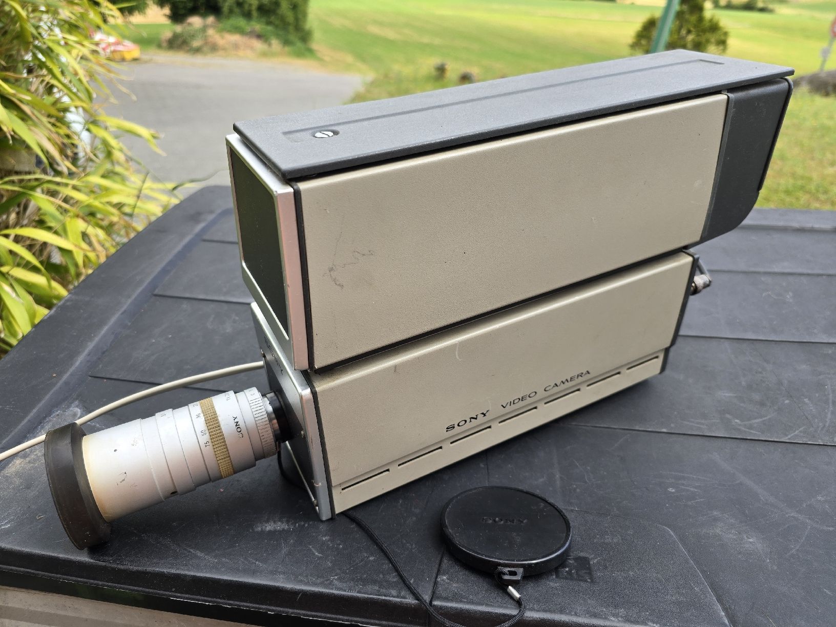 Sony Fotocamera: SONY AVC-3200CE Video Camera Vintage gebraucht. – Difettoso da Walkringen venduto da Vanuca 3