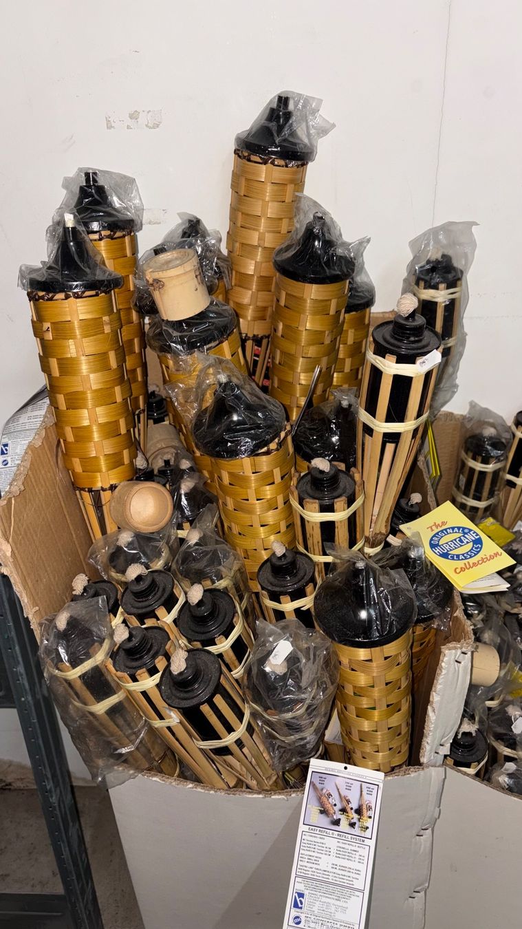 Kerzen: 634 Posten Fackeln aus Liquidation – Neu (gemäss Beschreibung) aus Derendingen von Meisterstuecke 1
