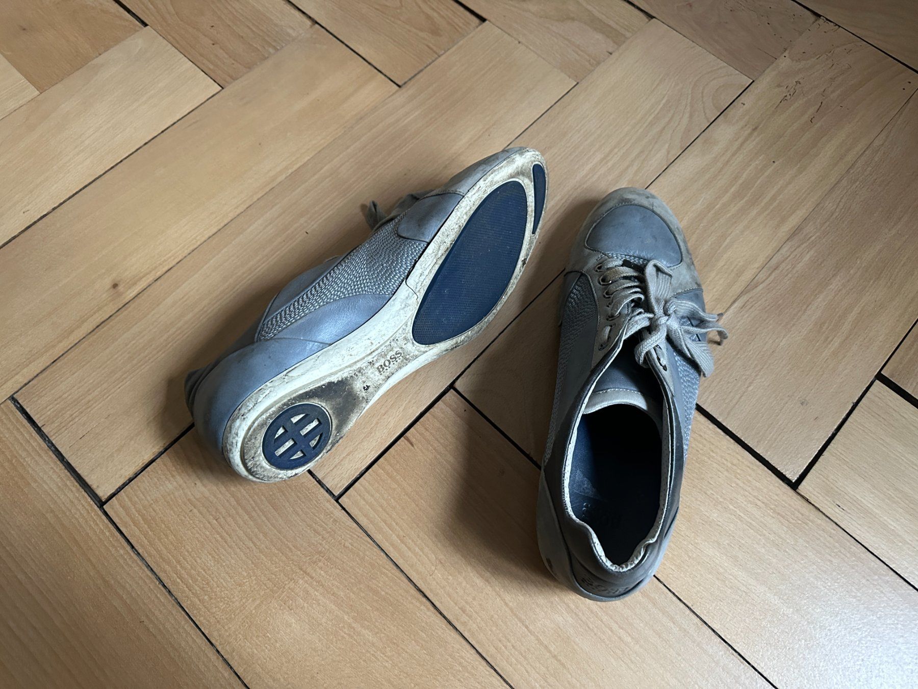 Hugo Boss Scarpe da uomo: HUGO BOSS - Leder Sneaker grau 43 – Usato da Zürich venduto da Diazaio 3