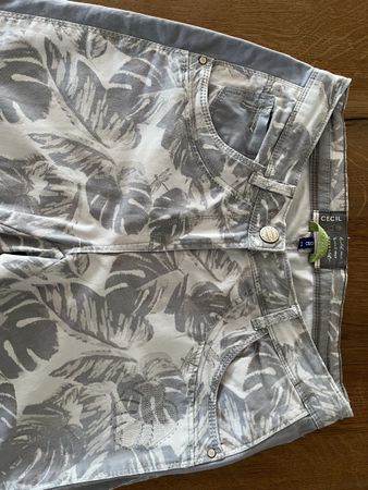 Damen Hosen Cecil floral Grösse 28 guter Zustand