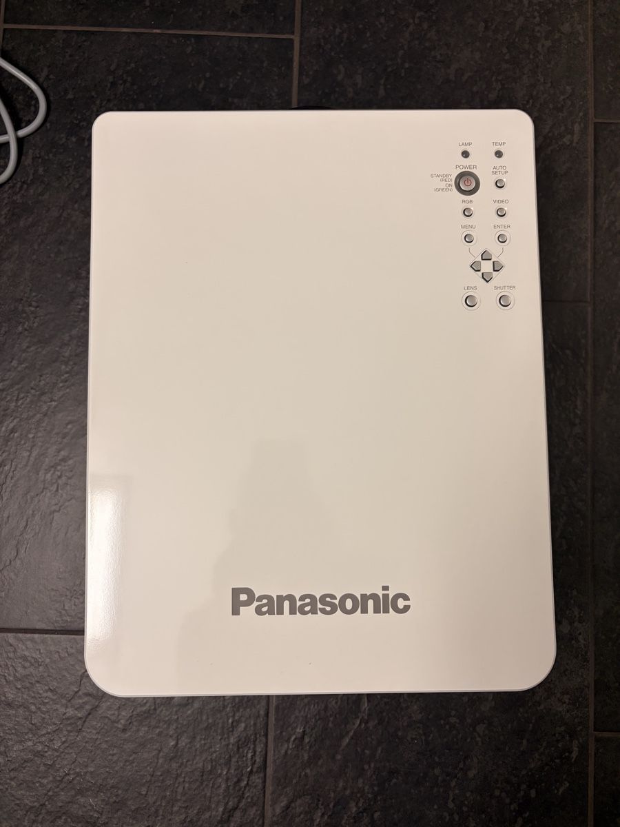Panasonic Proiettori: Panasonic Beamer weiss guter Zustand – Usato da Hägendorf venduto da Kristian2005 4