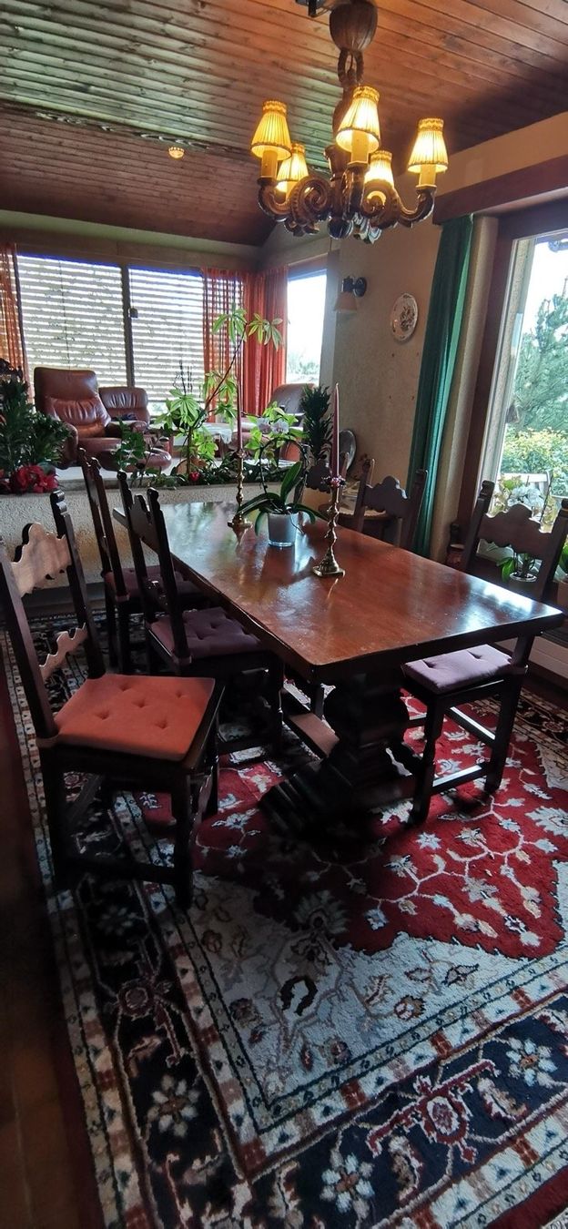 Tischset: Grande table à manger en bois massif + 8 chaises – Gebraucht aus Bern von hakcel 5