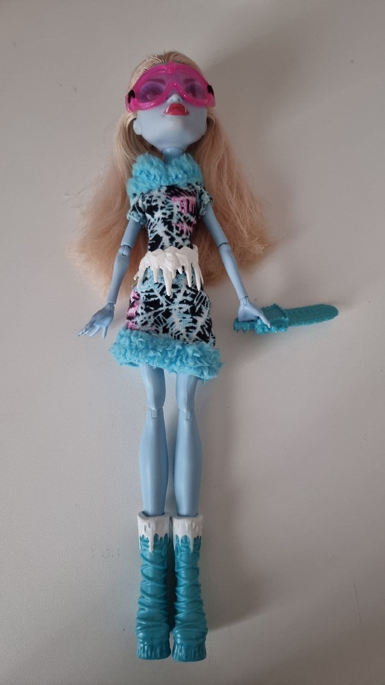 Bambole: Monster high Abbey Bominable art class g1 – Usato da Kriegstetten venduto da toc_6ww9