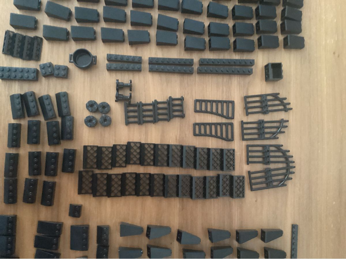 Lego Kit di costruzioni: Lego Teile schwarz ca 1 kg – Usato da Rudolfstetten venduto da Gwyneth2 2