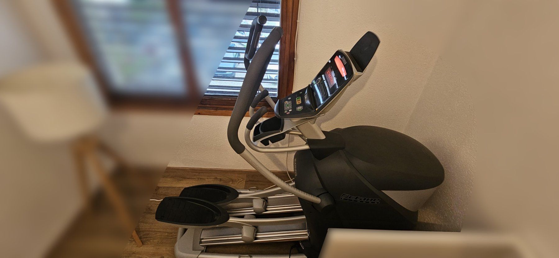 Vélos d'appartement: Octane Q47xi Professionell Crosstrainer Ellipsentrainer – D'occasion à Wila par targa300zx 3