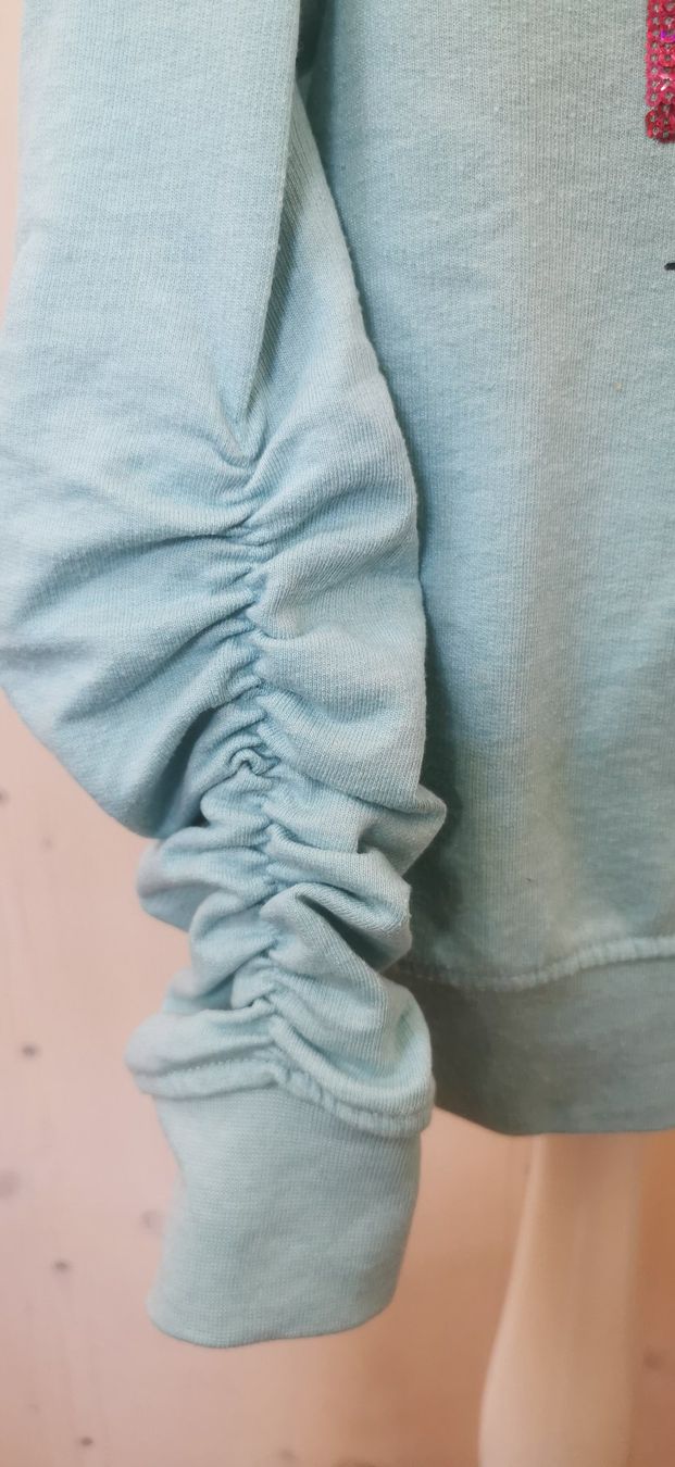 Maglioni & Felpe: Hellblauer Pullover mit Pailletten-Schriftzug Gr 110/116 – Usato da Langendorf venduto da Laedi6 1