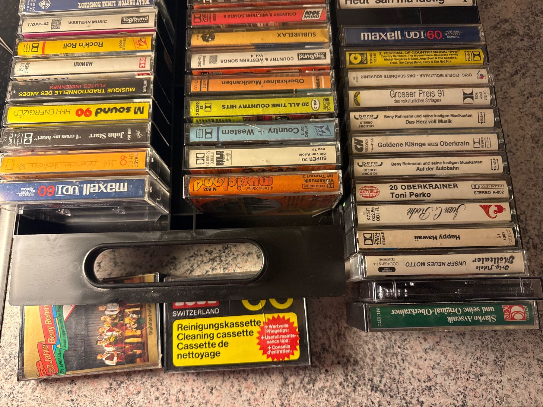 Cassettes audio: Lot TAPE AUDIO – D'occasion à St imier par sav_bjf9 4