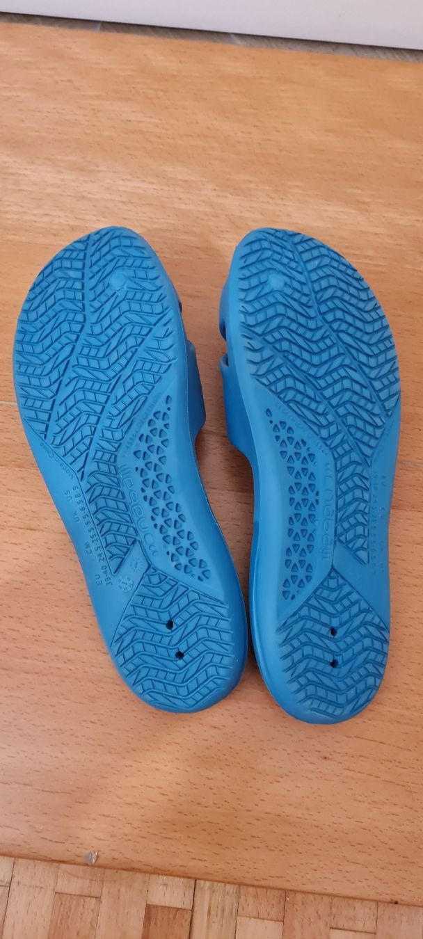 Decathlon Damenschuhe: claquettes de piscine t.39 decathlon – Neu (gemäss Beschreibung) aus Epagny von Mjcee 1