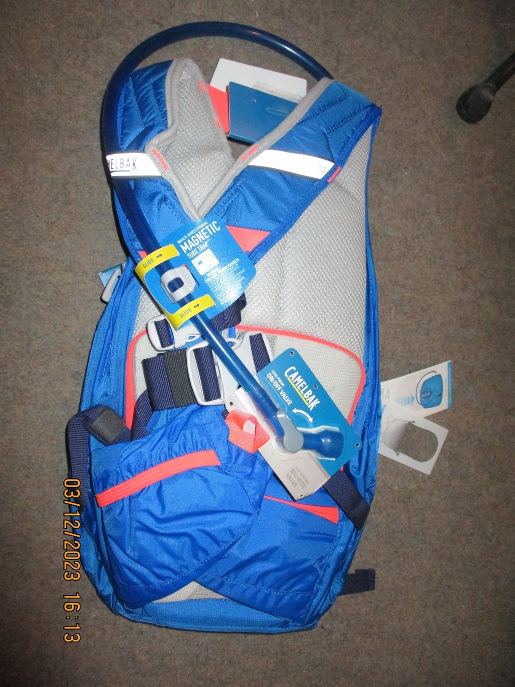 Camelbak Zaini: CAMELBAK SOLSTICE LR 10 TRINKRUCKSACK DAMEN – Nuovo e nell'imballaggio originale da Weissbad venduto da Usw63 4