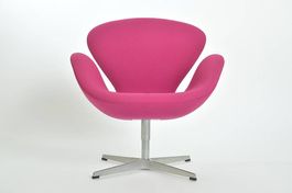 Arne Jacobsen Swan Chair