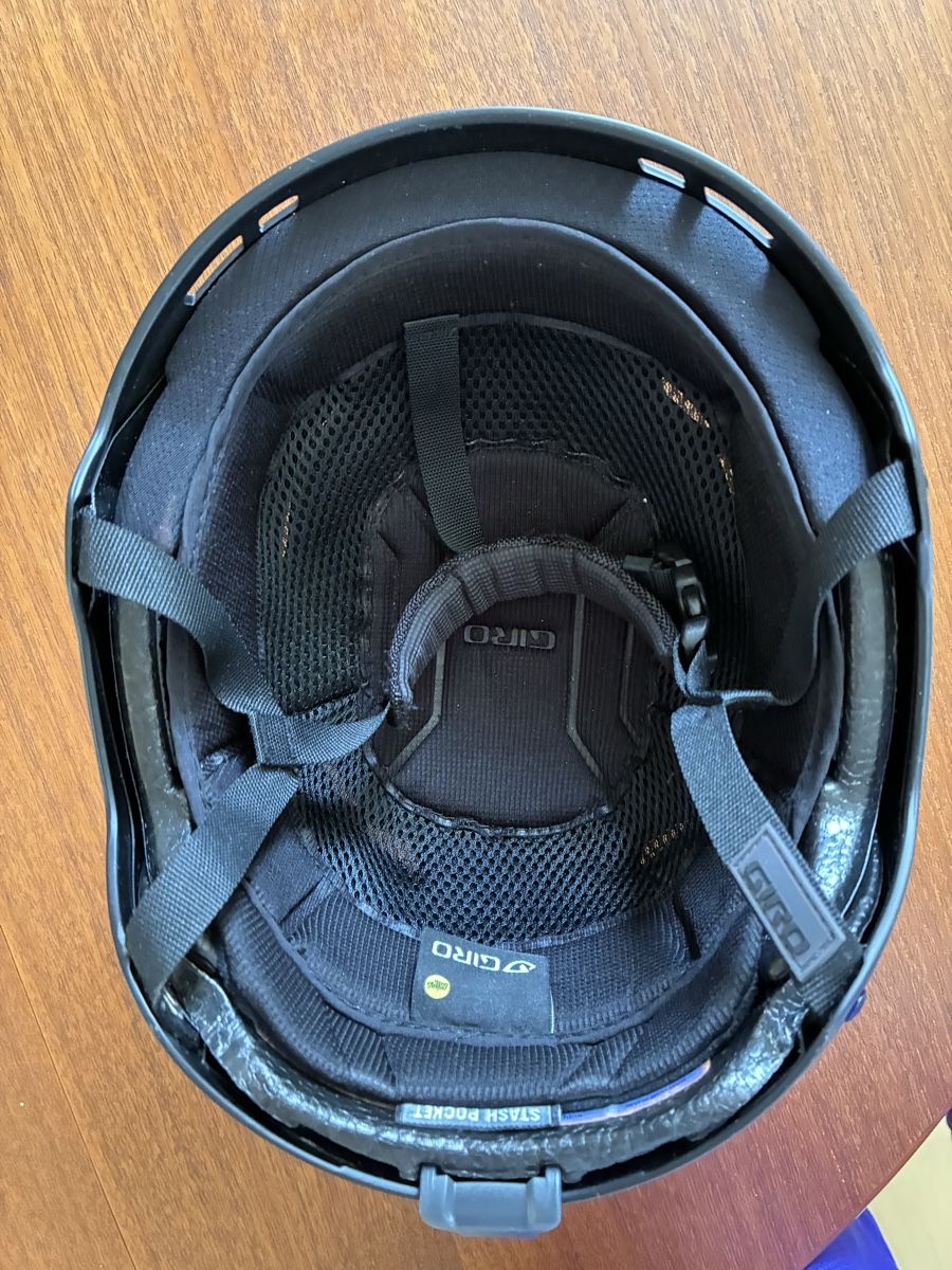 Giro Caschi: Giro Emerge Mips matte black helmet – Usato da Zürich venduto da pym_b9dv 3