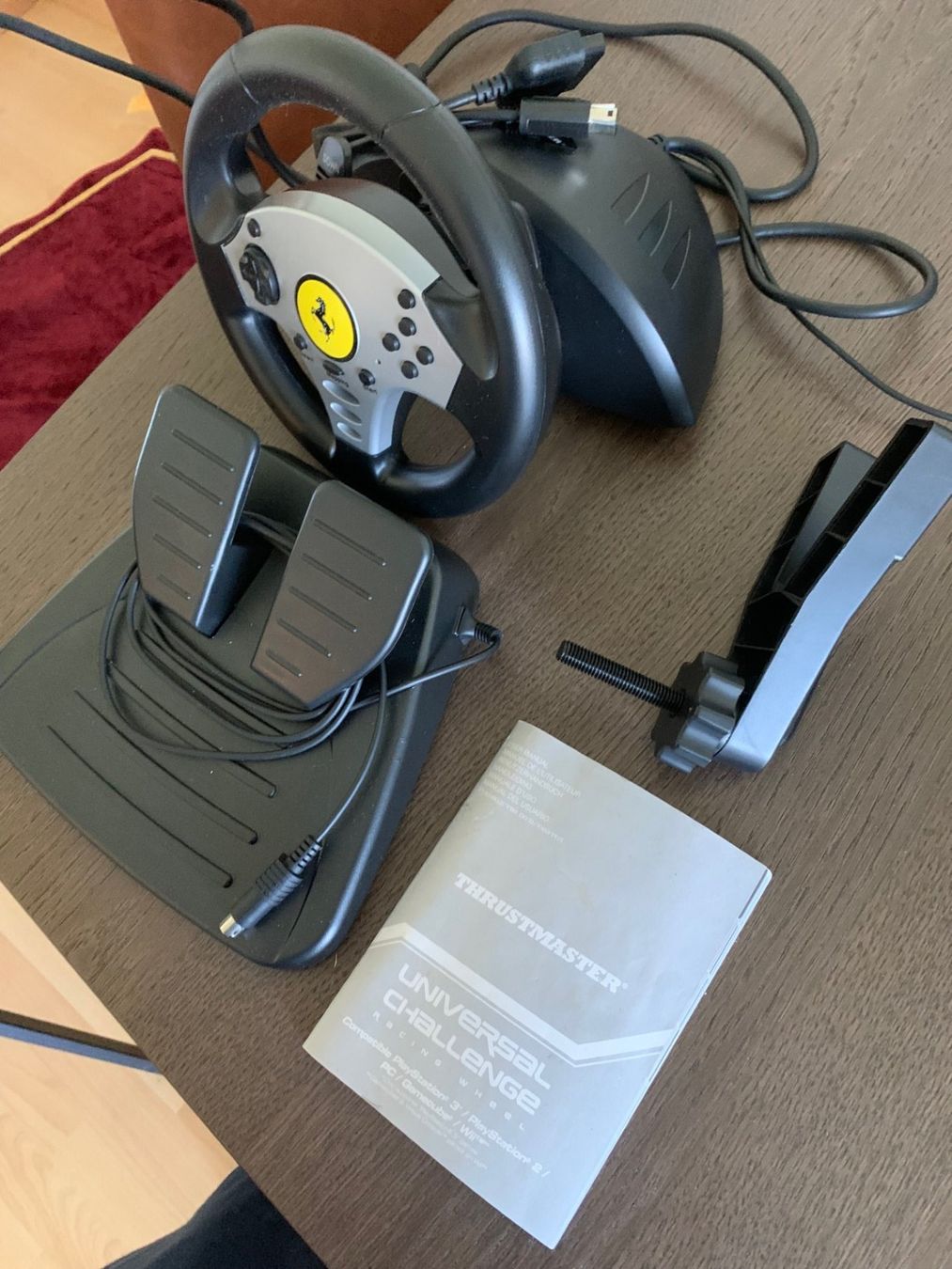 Systèmes de contrôle: Thrustmaster Universal Challenge Lenkrad mit Pedalset – D'occasion à Emmen par newdeal1970 4