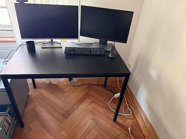 Bureaux: Bürotisch 110x67x75 – D'occasion à Bern par Valtian