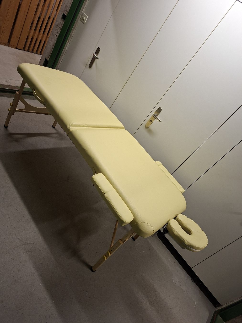 Kosmetik-& Massageliegen: Table massage/ Massageliege – Neu (gemäss Beschreibung) aus Basel von dio_wfv7 5