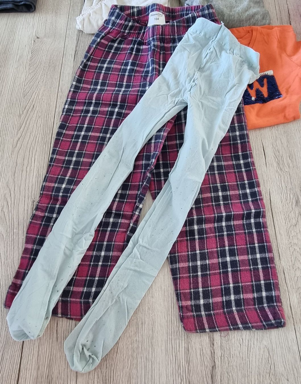 Lotti & Set di vestiti: Kleider für Mädchen gr.104-110 – Usato da Grossdietwil venduto da GNOM313 2