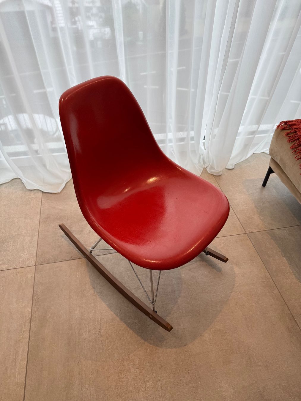 Vitra Sgabelli: Charles & Ray Eames Rocking Chair – Usato da Bachenbülach venduto da MrFantastic 2