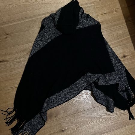 Poncho Cape Asymmetrisch