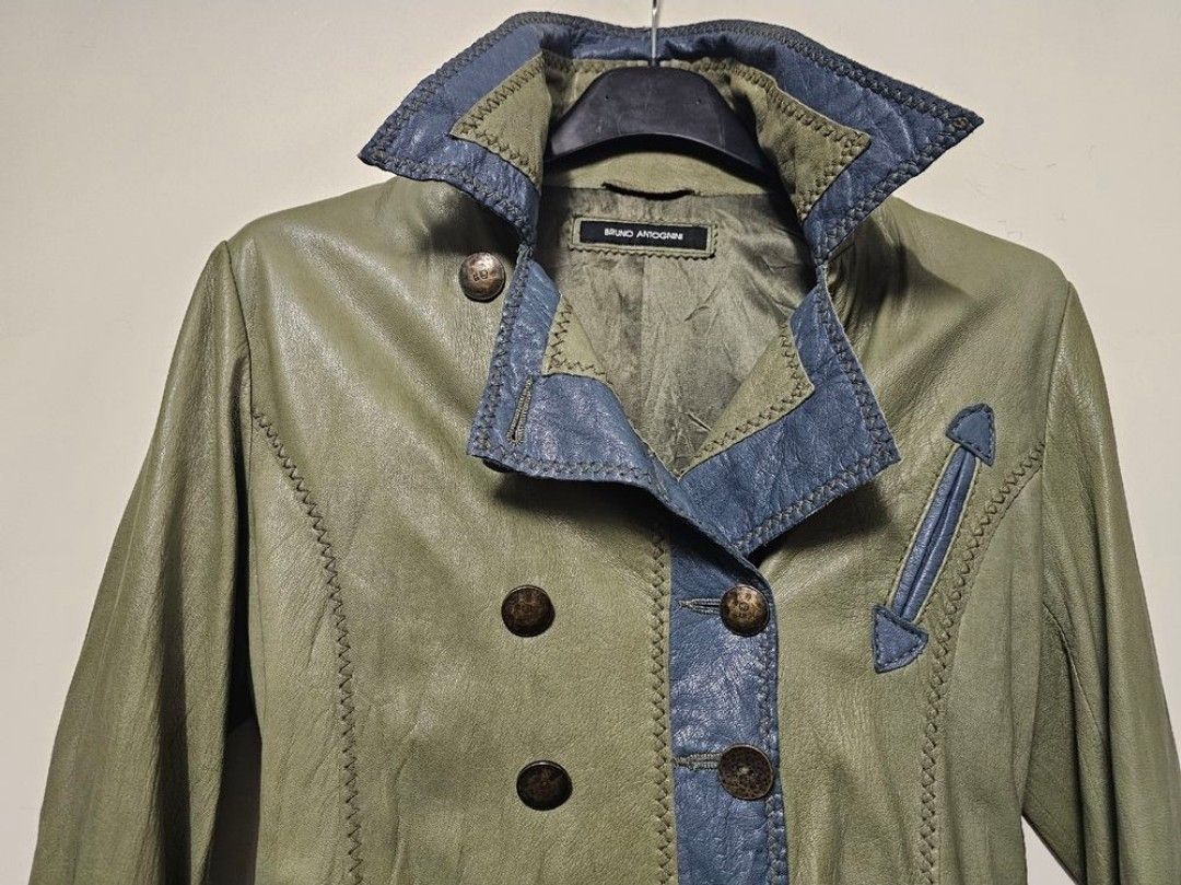 Cappotti: Mantel Vintage Gr 38 oliv mit blau – Usato da Männedorf venduto da Dumarest 1
