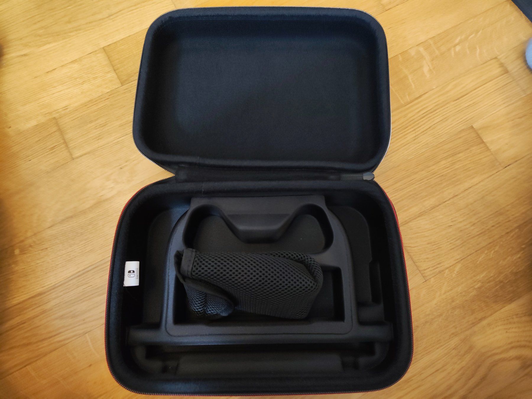 Nintendo Consoles: Nintendo Switch Reisetasche Hardcase mit Griff – Neuf (Voir description) à Niederrohrdorf par MystoganZ 1