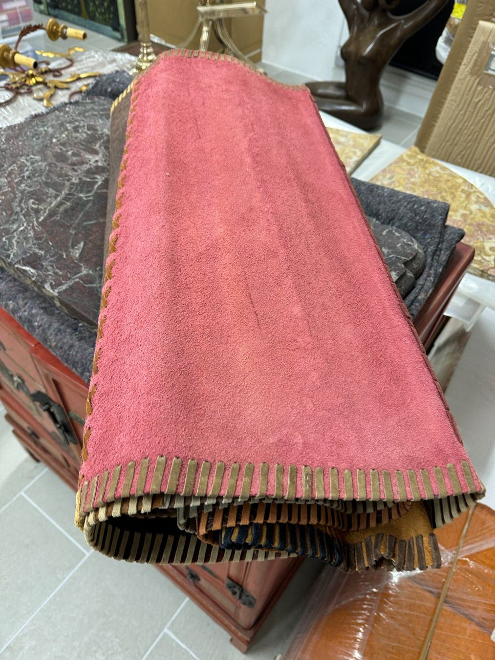 Tappetini fitness: Handcrafted Leather Carpet – Multi-Texture, New Condition – Usato da Gsteig b. Gstaad venduto da Auctionly 8