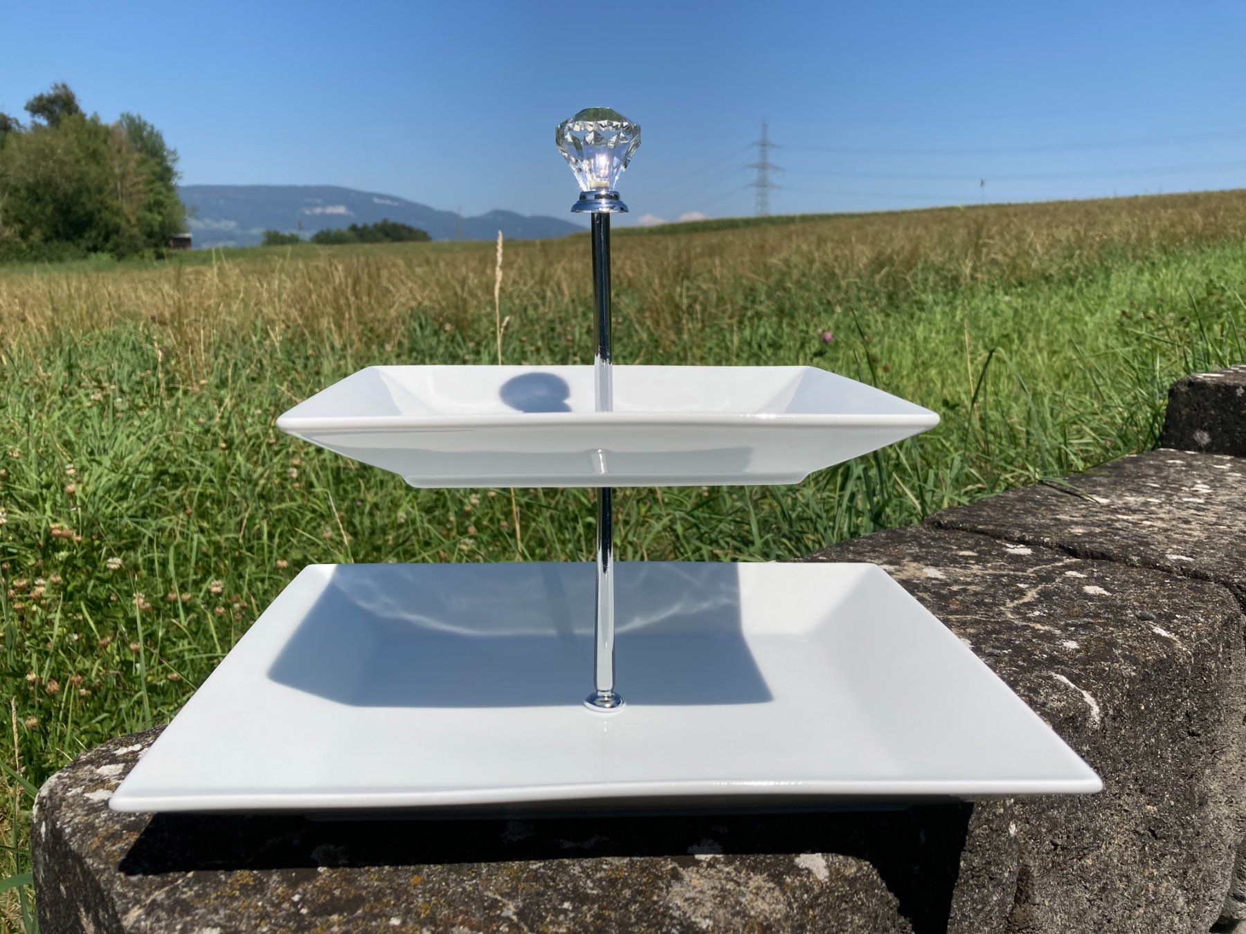 Piatti di portata: ETAGERE MIT WEISSEN  PLATTEN  BEISTELLER – Usato da Subingen venduto da ArtBead 1