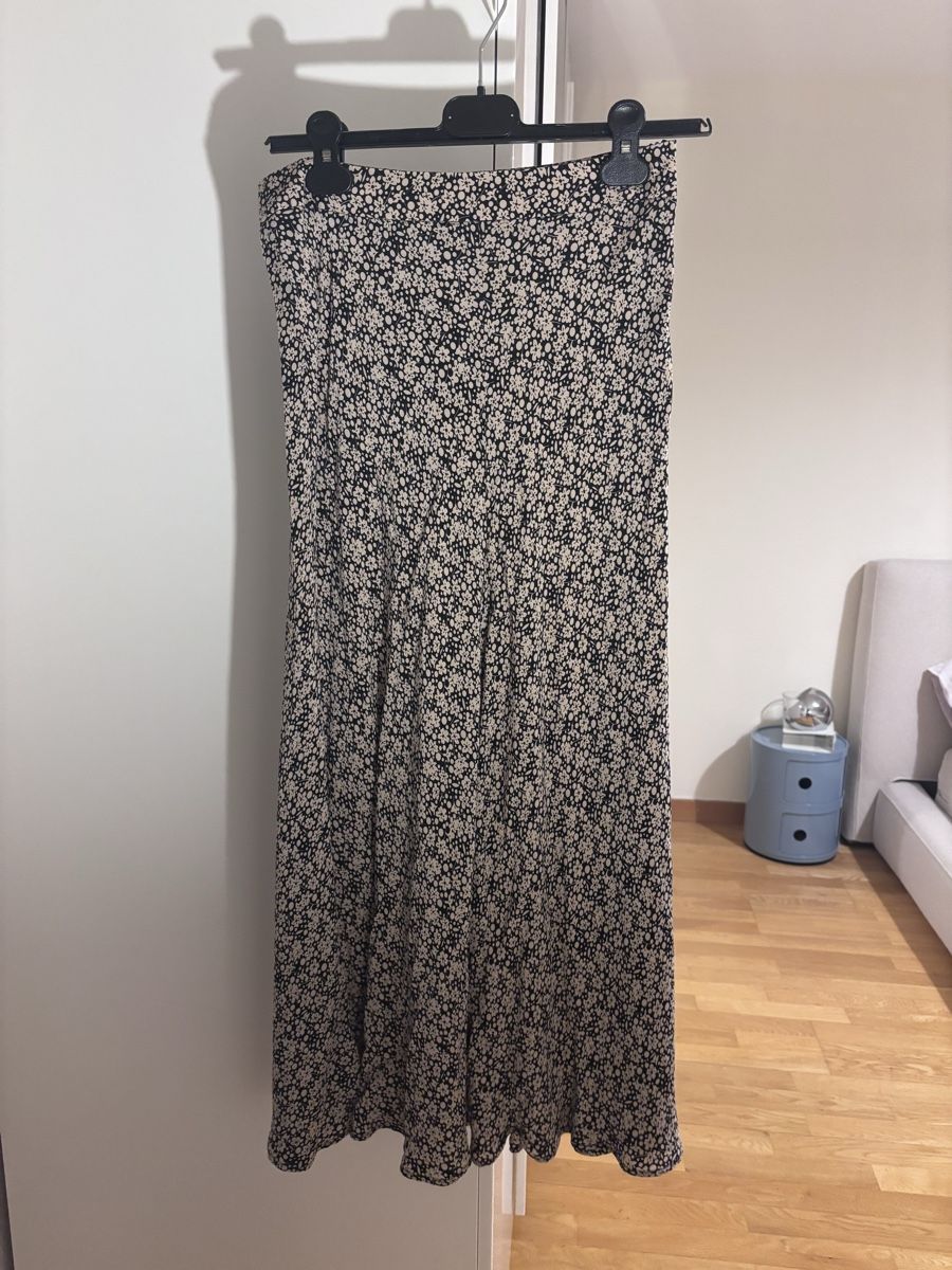 Zara Gonne: Gonna lunga a fiorellini elegante  – Nuovo (secondo la descrizione) da Zürich venduto da mat_58mf